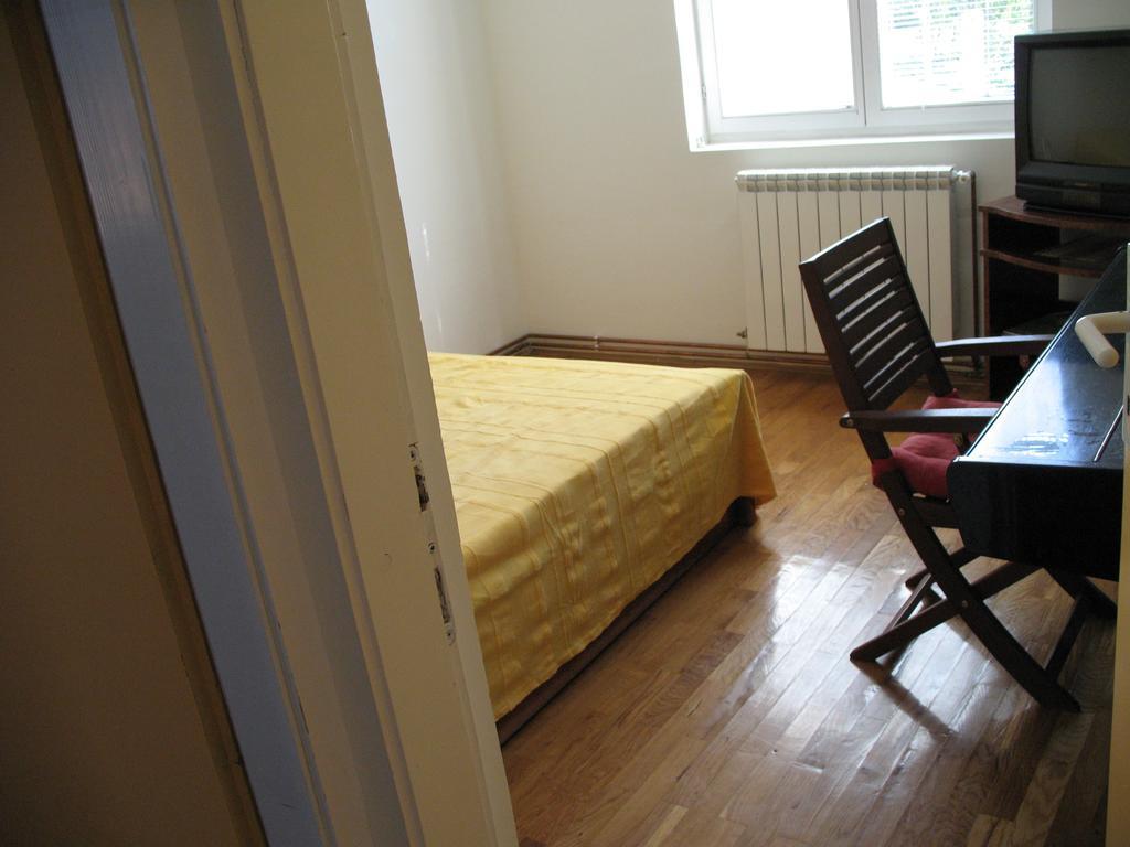 Jezdiceva Apartment Belgrad Oda fotoğraf